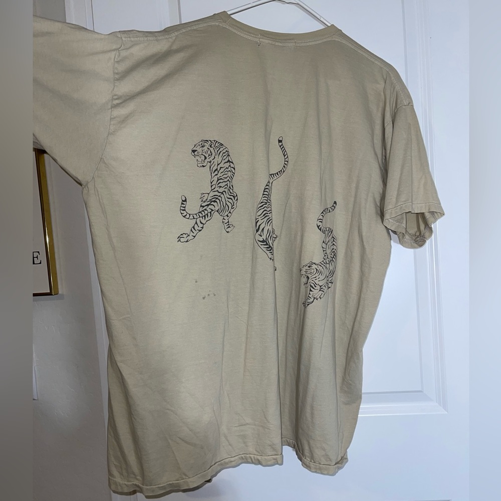 urban outfitters tiger shirt